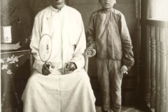 Junon, Suis und sein Sohn / Junon, Mr. Suis and his son