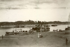 Honyen, am Strand / Honyen, on the beach