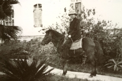 Reisen: Wilhelm Maisch zu Pferd / Travelling, Wilhelm Maisch on horseback