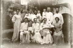 Gruppe in Honyen / A group of people in Honyen