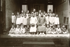 Heidnische Schule Wongsin Lyungwo / Pagan school in Wongsin Lyungwo